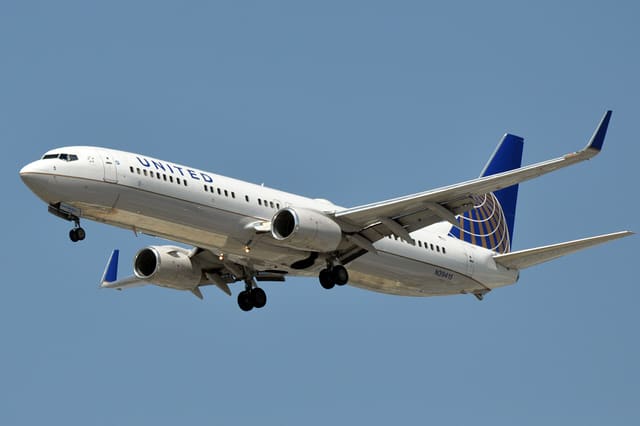 N39415 - Twin-engine aircraft