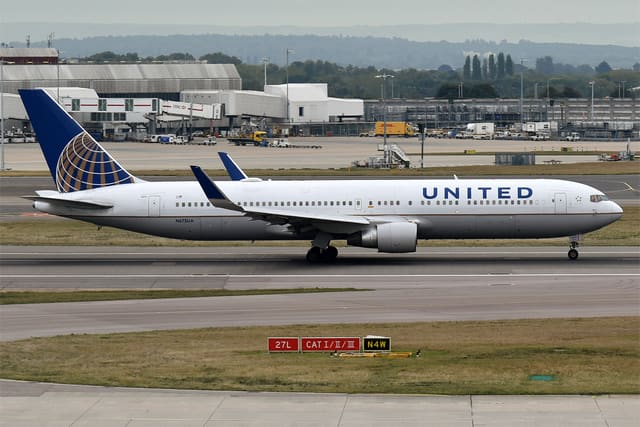N675UA - Boeing