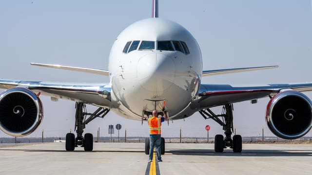 N207AX - Twin-engine aircraft