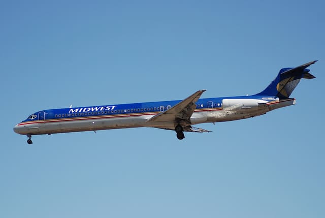 N701ME - Douglas