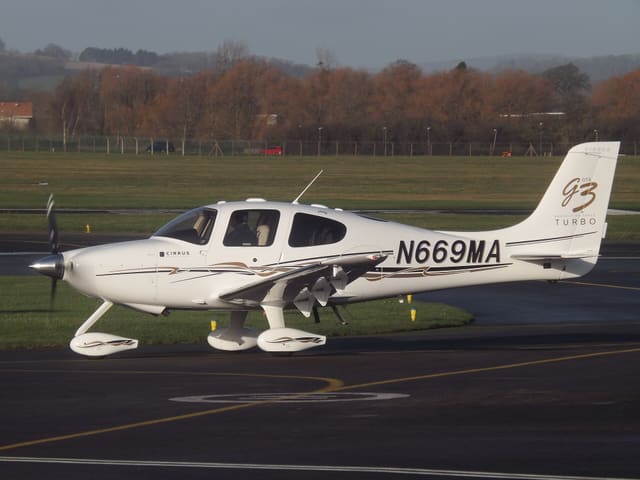 N669MA - Cirrus