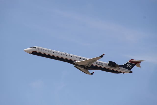 N911FJ - Bombardier