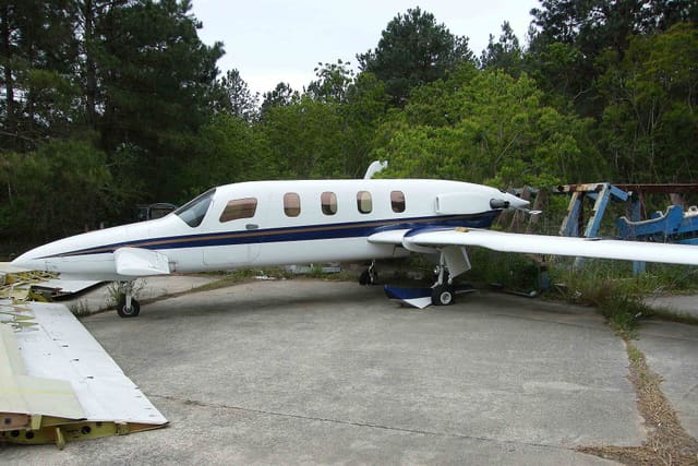 N102JC - Twin-engine aircraft