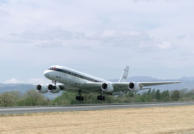 N817NA - Douglas