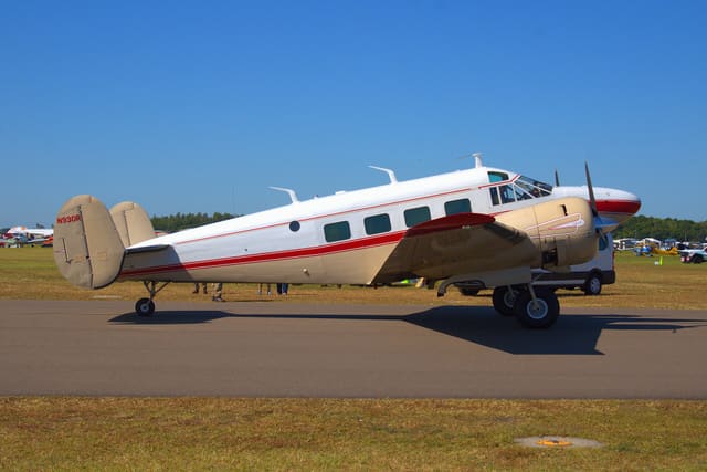 N930R - Twin-engine aircraft