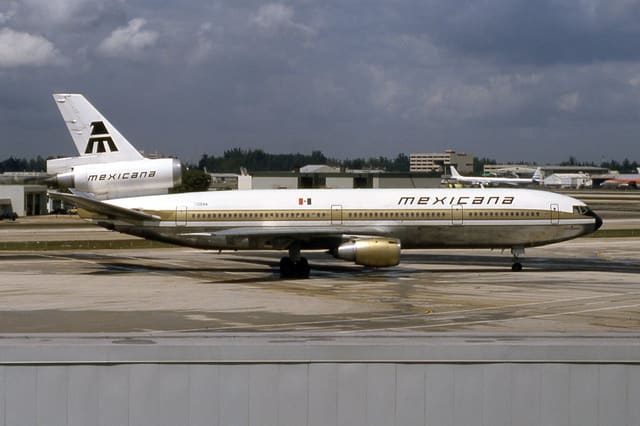 N1004A - Aircraft