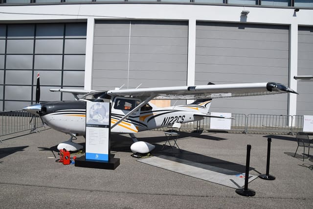 N122CS - Cessna