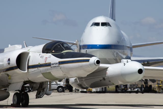 N806NA - Lockheed