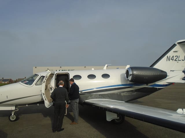 N42LJ - Business jet