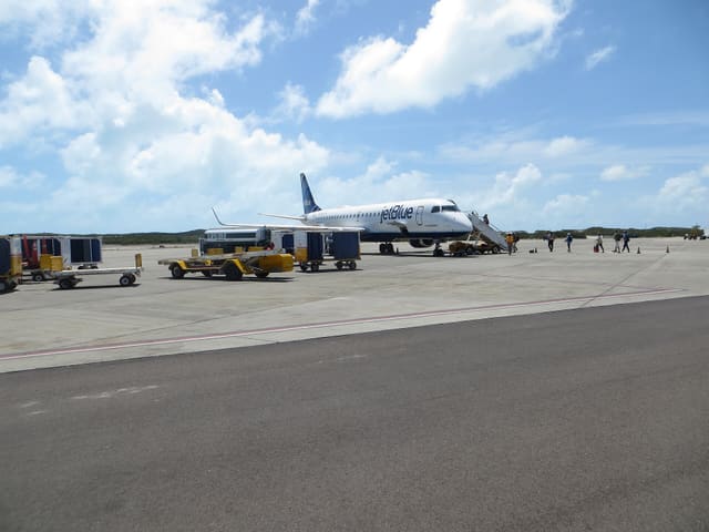 N337JB - Embraer