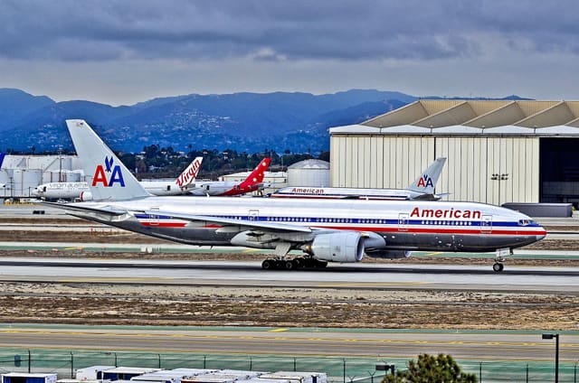N755AN - Twin-engine aircraft
