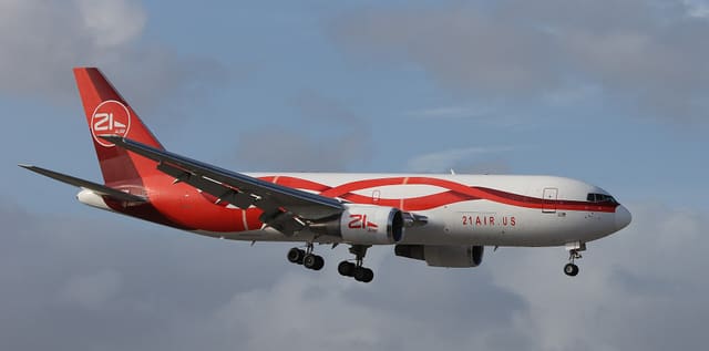 N881YV - Twin-engine aircraft