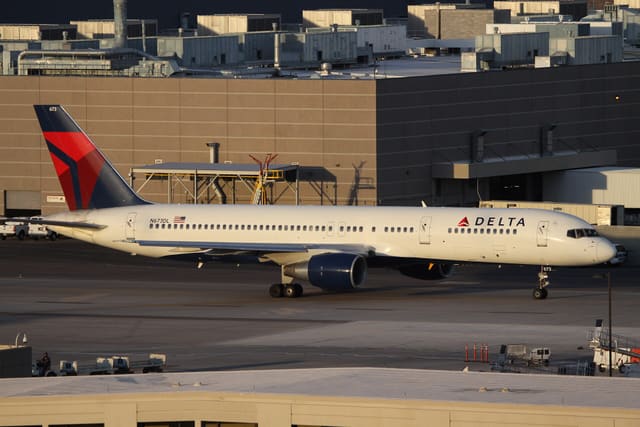 N673DL - Aircraft
