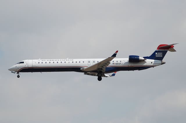 N910FJ - Bombardier