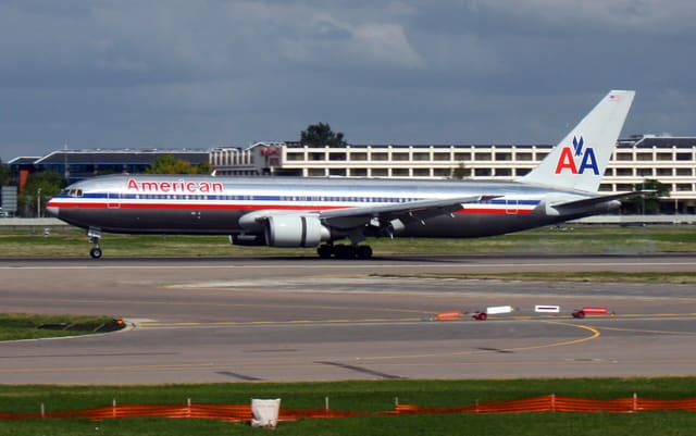 N352AA - Boeing