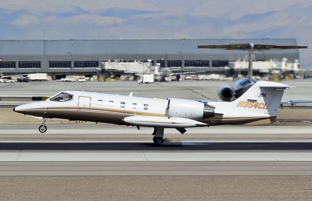 N354CL - Business jet