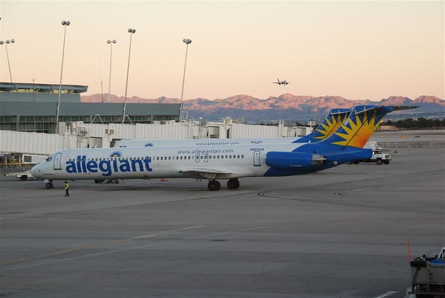 N892GA - Twin-engine aircraft