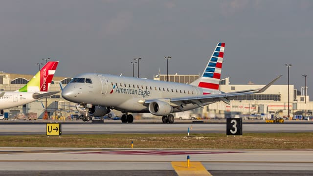 N443YX - Embraer