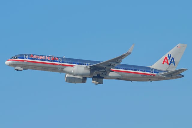 N689AA - Boeing