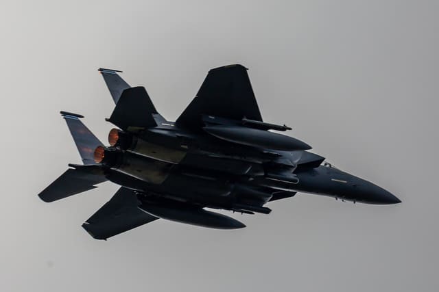  - Twin-engine aircraft