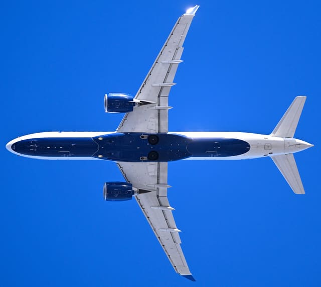 N3145J - Twin-engine aircraft