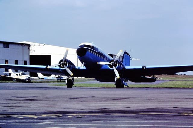 N88YA - Douglas