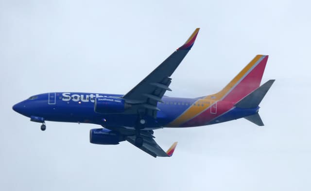 N729SW - Twin-engine aircraft