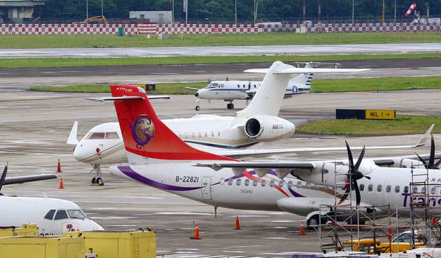 N981TS - Business jet