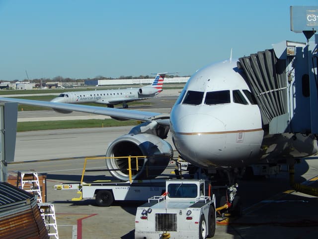 N654AE - Embraer