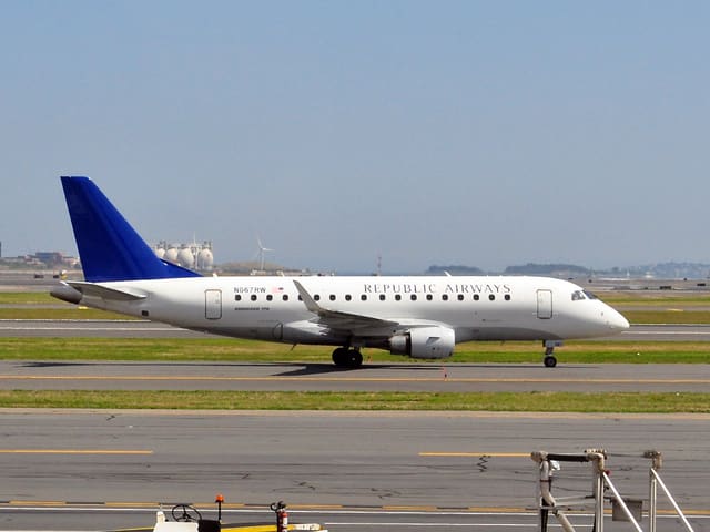 N867RW - Embraer