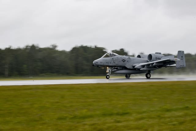  - Twin-engine aircraft