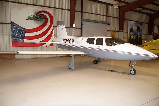 N94CM - Cirrus