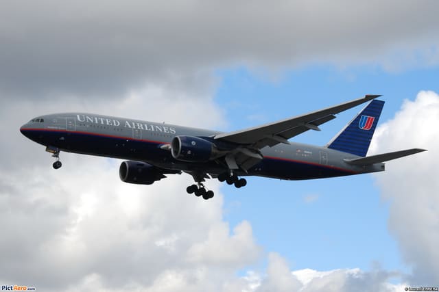 N216UA - Boeing
