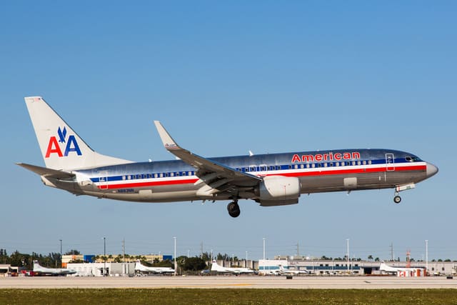 N883NN - Twin-engine aircraft