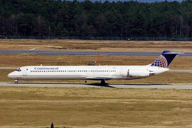 N12811 - Douglas