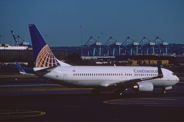 N37281 - Boeing