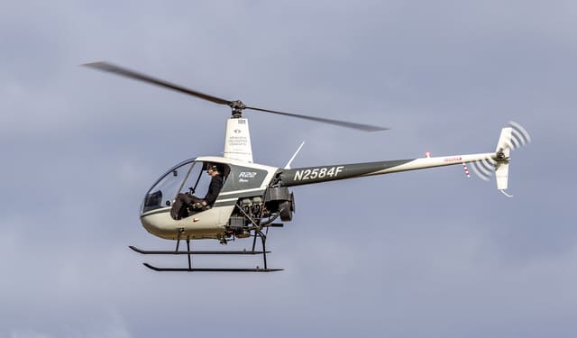 N2584F - Robinson