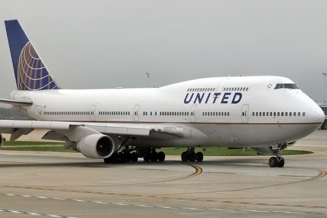 N180UA - Boeing