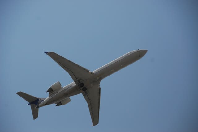 N154GJ - Bombardier