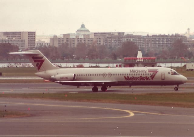 N932ML - Twin-engine aircraft