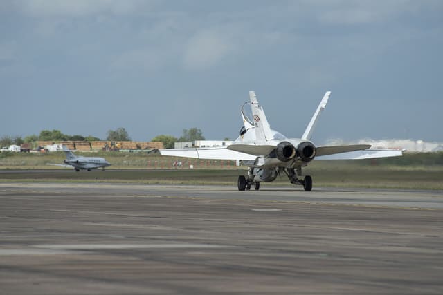 N846NA - Twin-engine aircraft