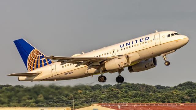 N893UA - Airbus