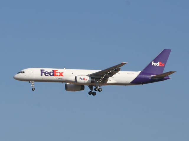 N913FD - Twin-engine aircraft