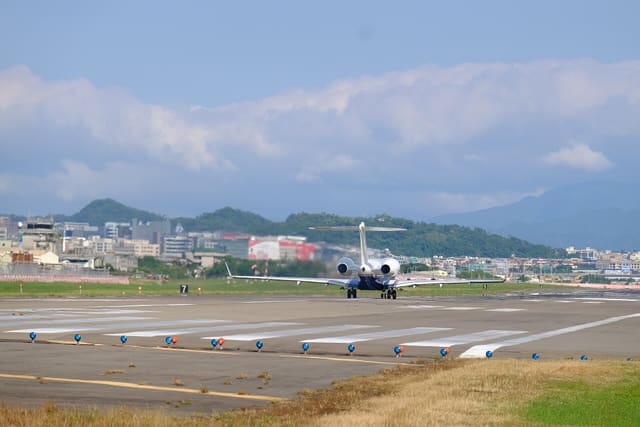 N717MK - Business jet