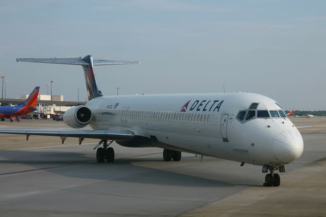 N947DL - Douglas
