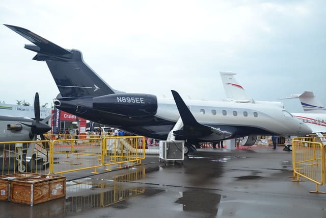 N895EE - Business jet