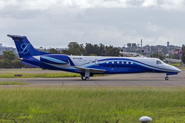 N888ML - Business jet