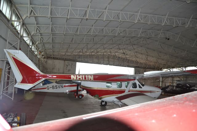 N80N - Twin-engine aircraft