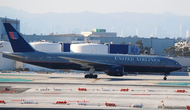 N782UA - Boeing