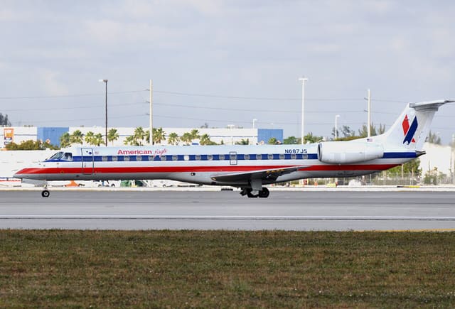 N687JS - Embraer